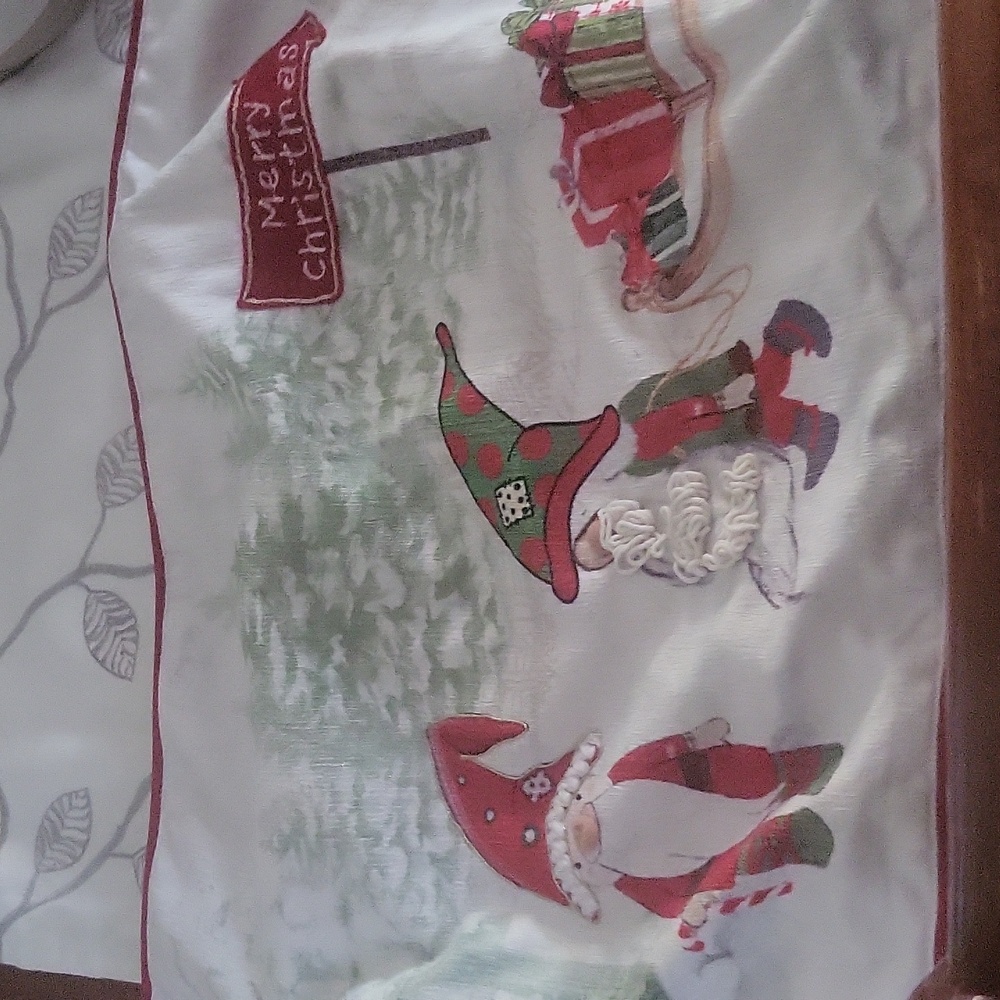 Table runner/ mantle cover